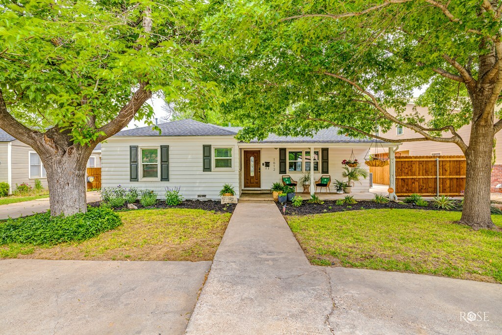 Property Photo:  1612 Shafter St  TX 76901 