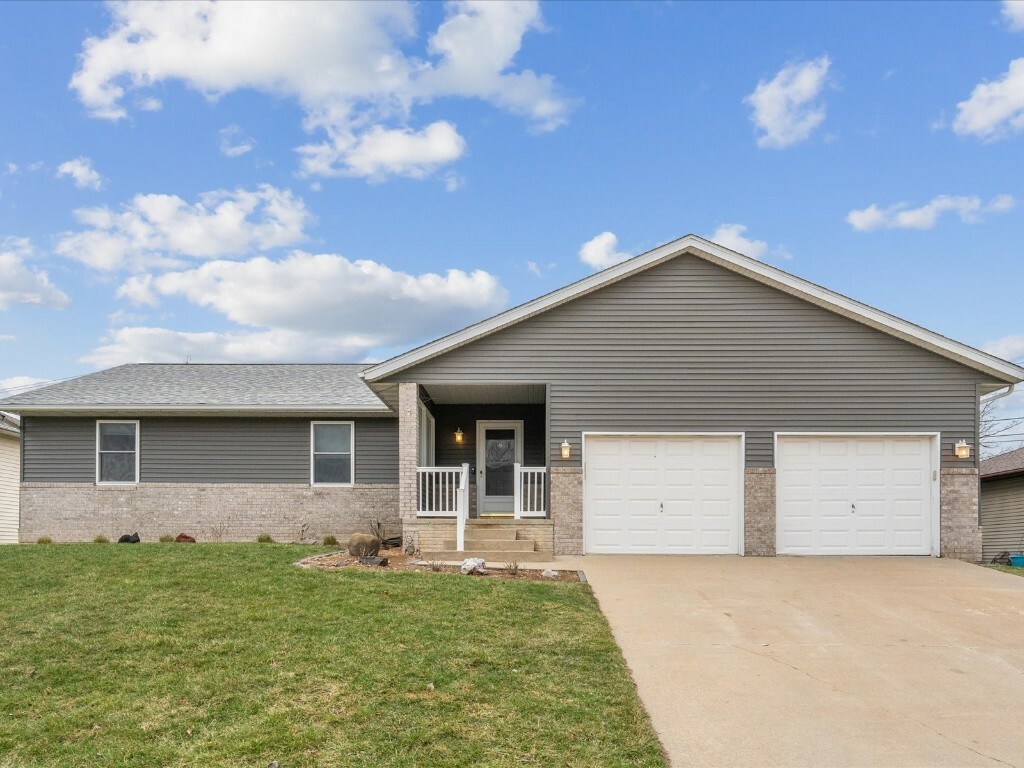 Property Photo:  2145 Cherry Lane NE  IA 52402 