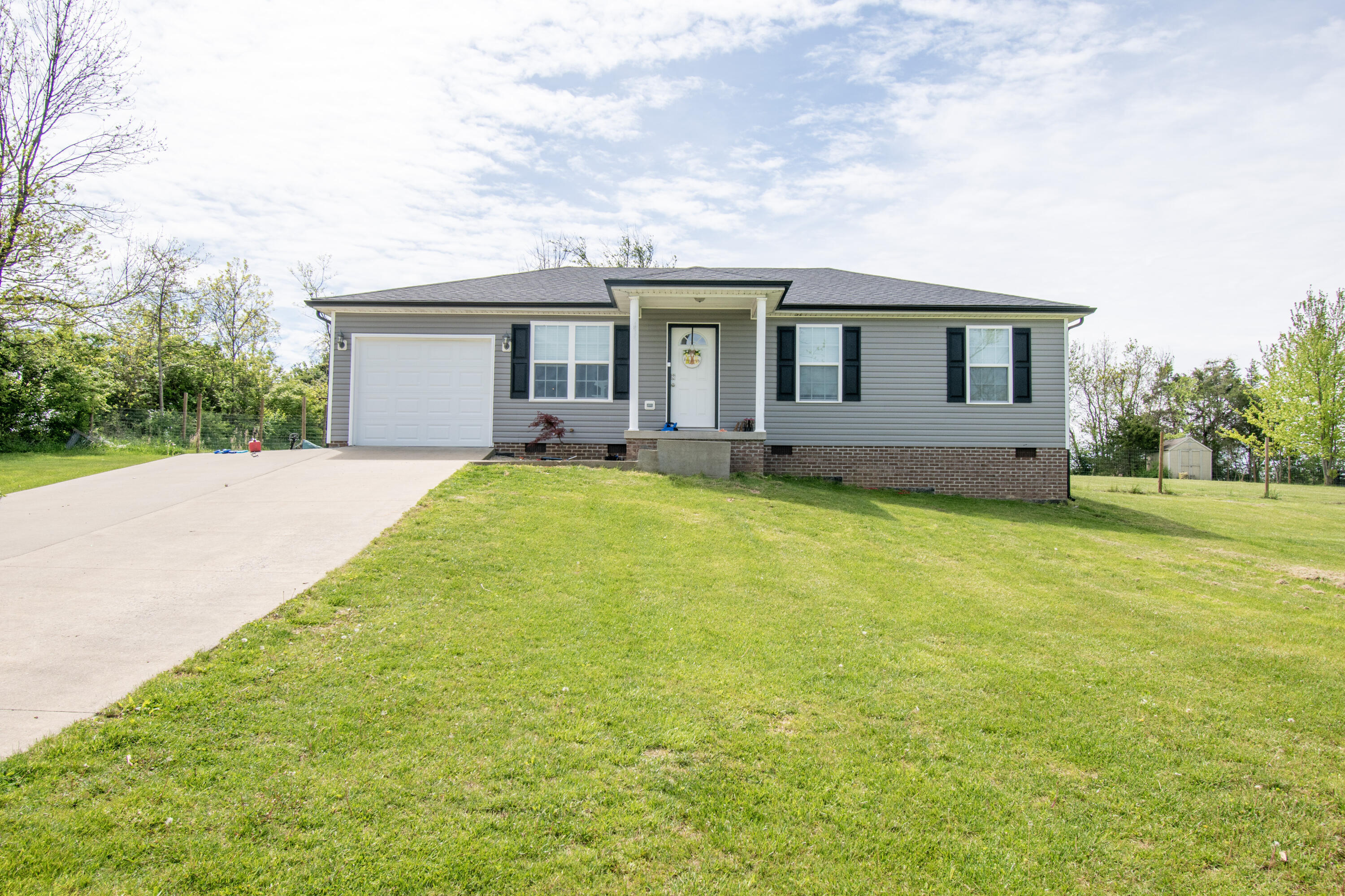 Property Photo: 301 Wilshire Way KY 40475