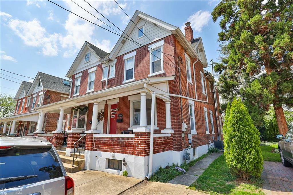 Property Photo:  423 Ridge Street  PA 18049 