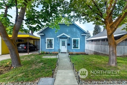 Property Photo:  709 N Water Street  WA 98926 