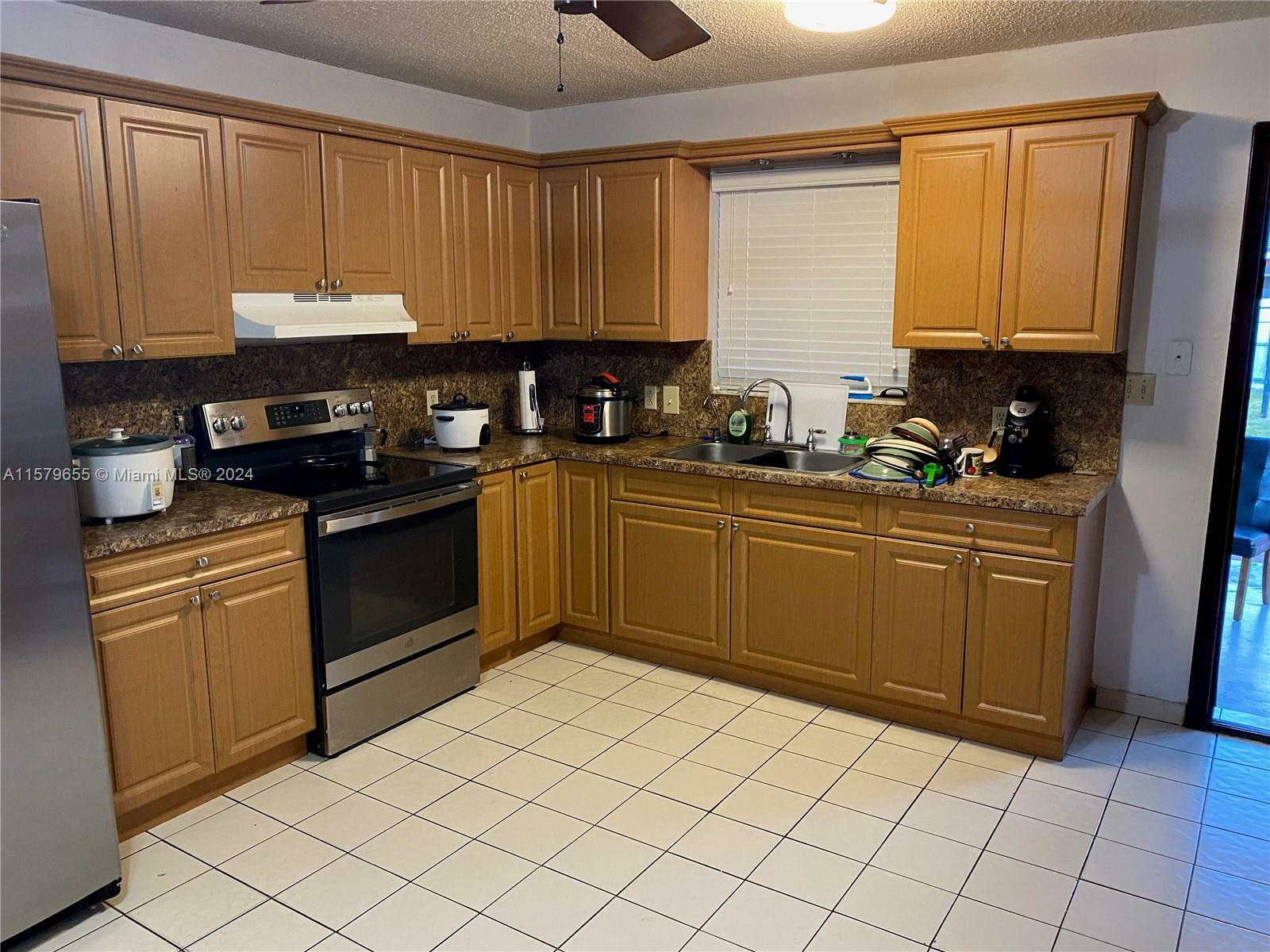 Property Photo:  520 E 29th St  FL 33013 