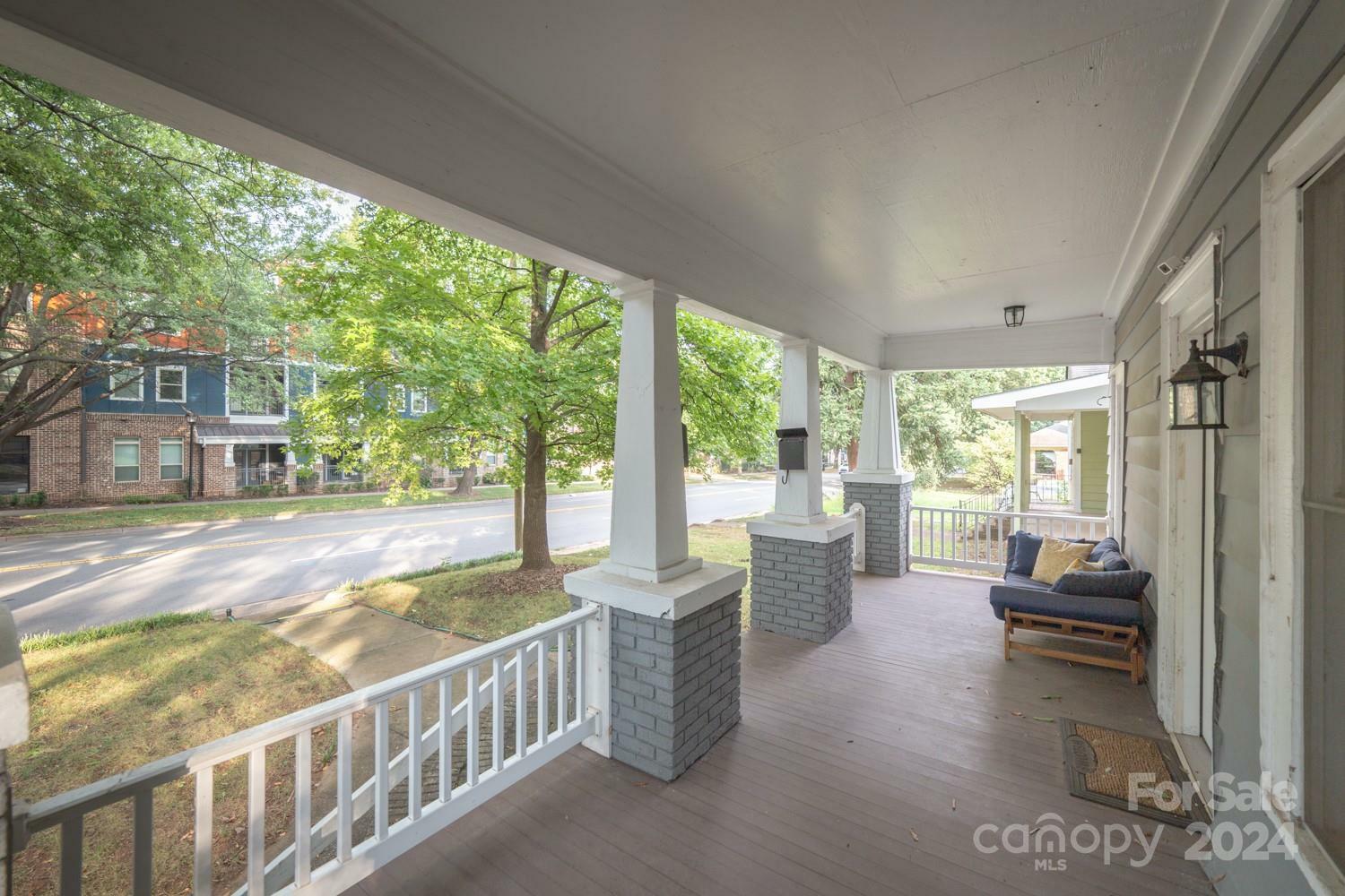 Property Photo:  2404 E 7th Street  NC 28204 