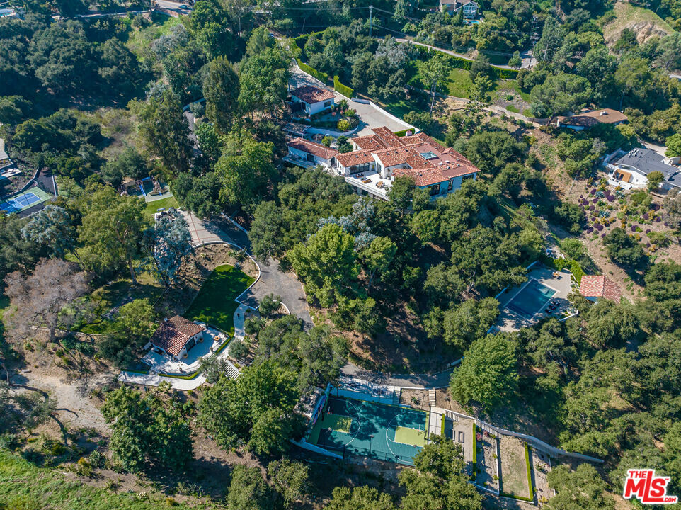 Property Photo:  3160   Coldwater Canyon Ave  CA 91604 