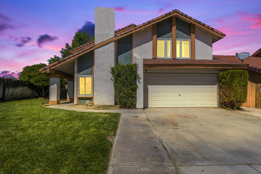 Property Photo:  44101 Watford Avenue  CA 93535 