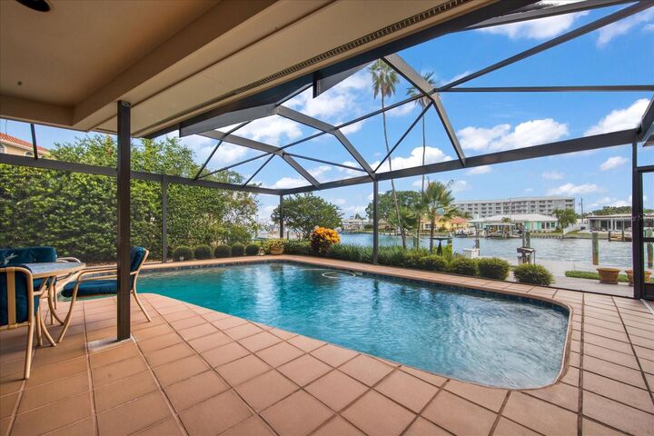 Property Photo: 216 Palm Island SW FL 33767