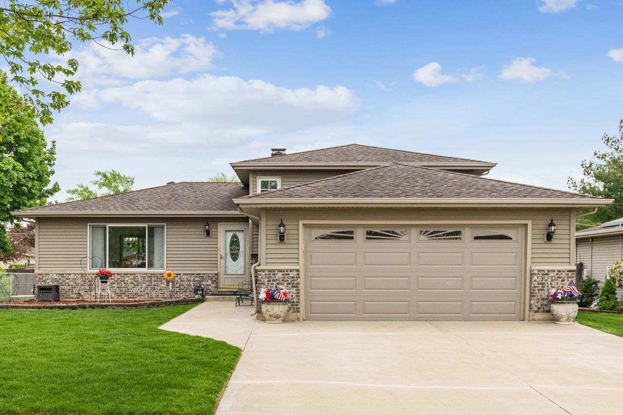 Property Photo: 521 Polo Club Drive IL 60139
