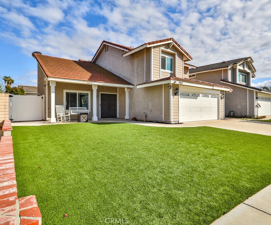 Property Photo:  969 Hedges Drive  CA 92878 