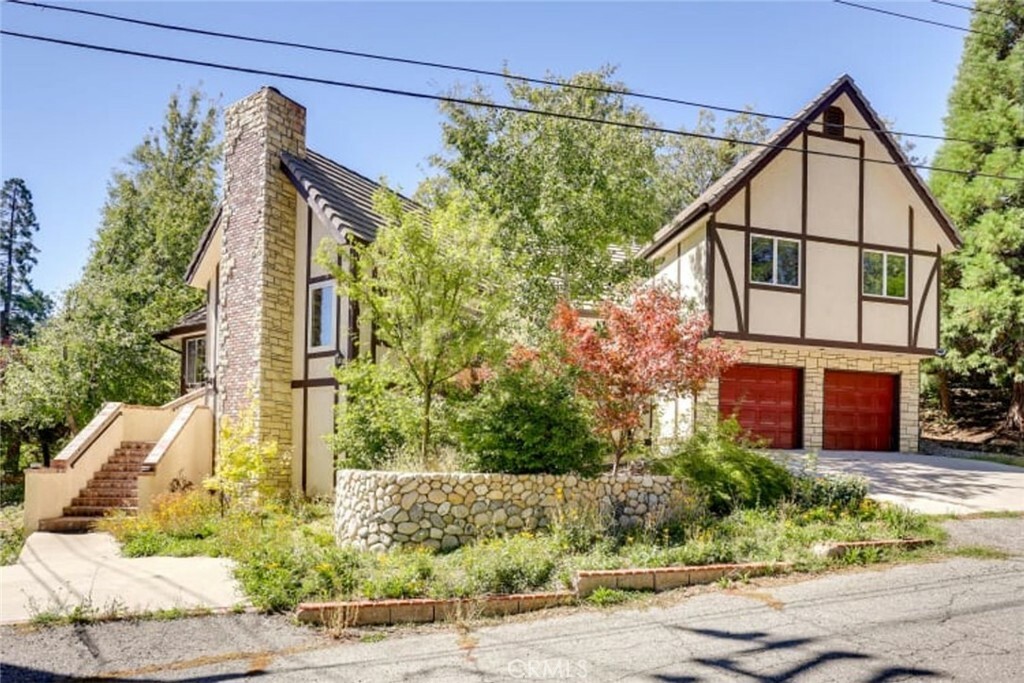 Property Photo: 196 Hillcrest Court CA 92352