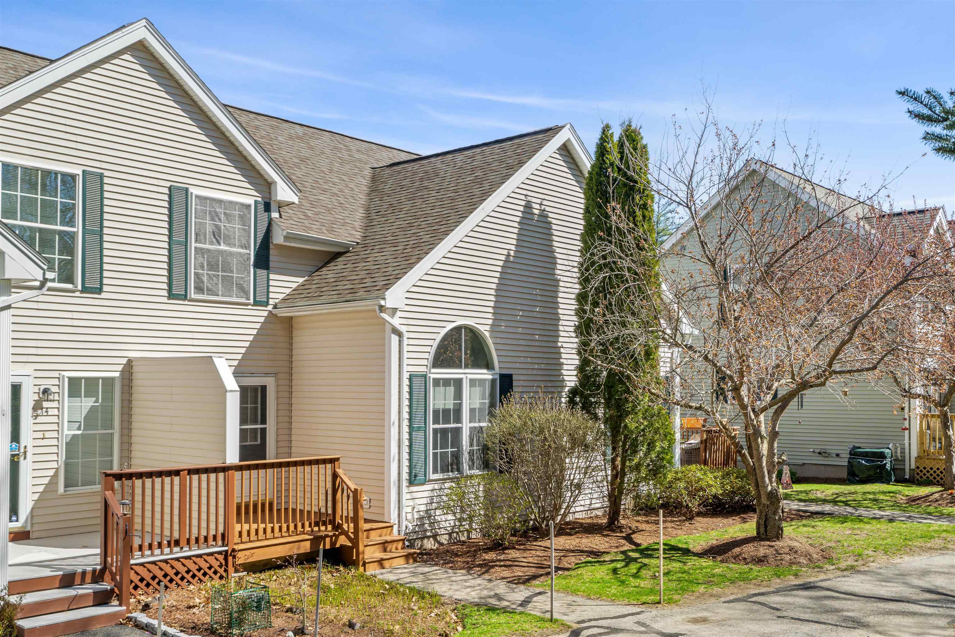 Property Photo:  12 Echo Shore Drive  NH 03054 