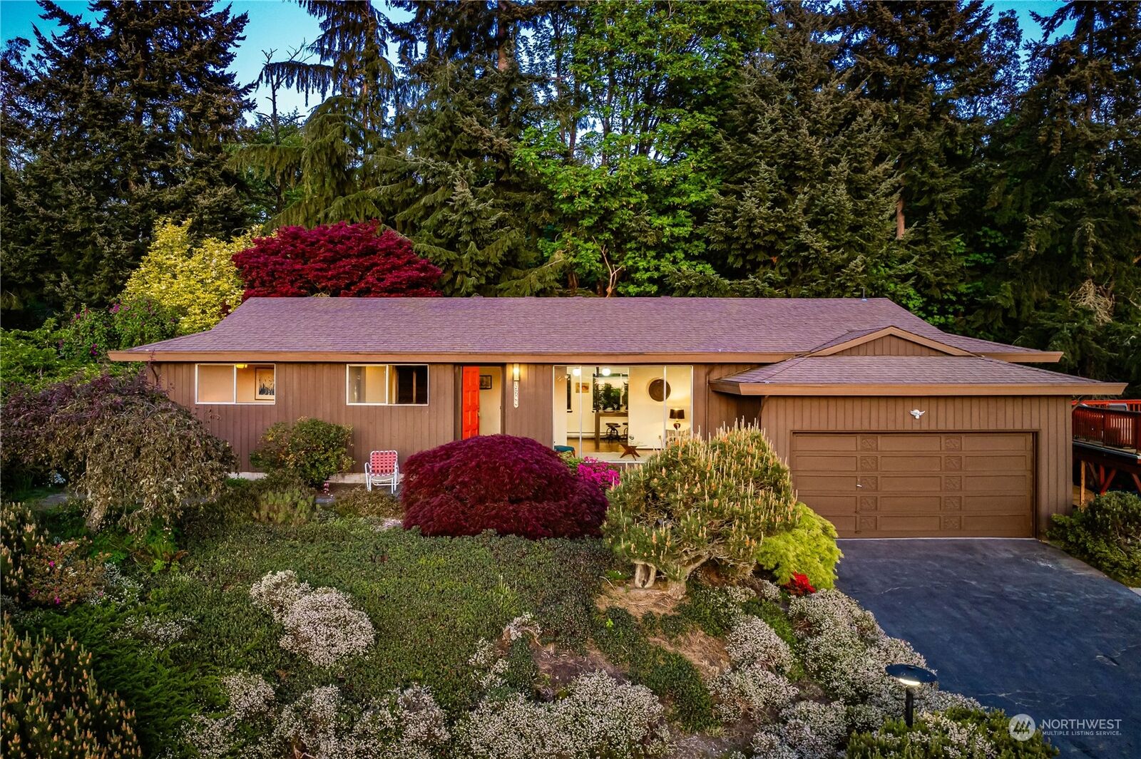 Property Photo:  13744 16th Avenue SW  WA 98166 