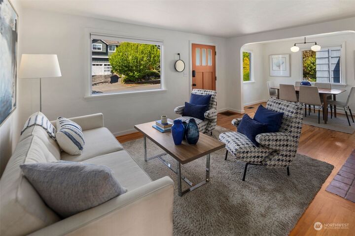 Property Photo: 115 N 101st Street WA 98133