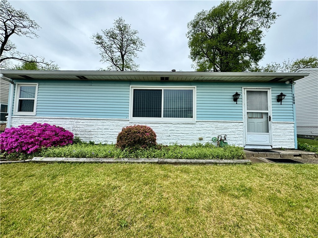 Property Photo: 1339 New York Ave PA 15133
