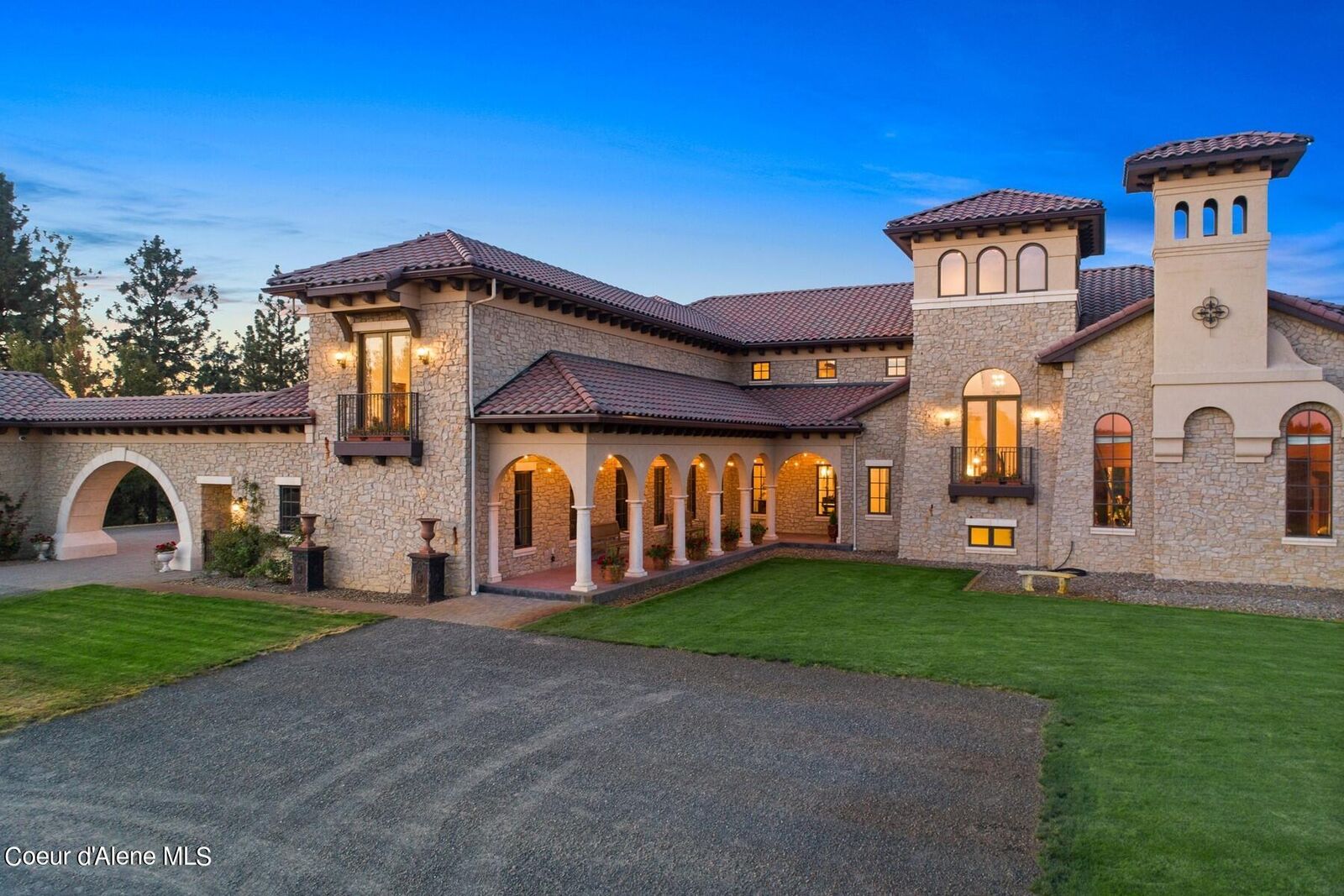 House for sale in Spokane 8719 S Palouse Hwy, Spokane, WA 99223