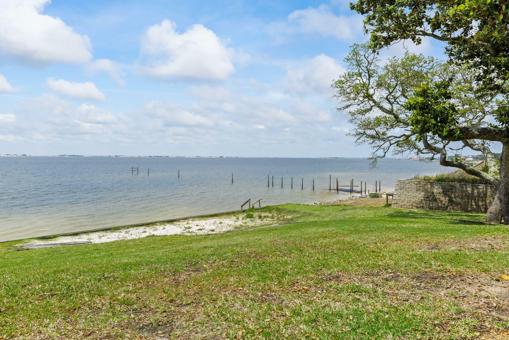 Property Photo:  2062 Blue View Court  FL 32566 