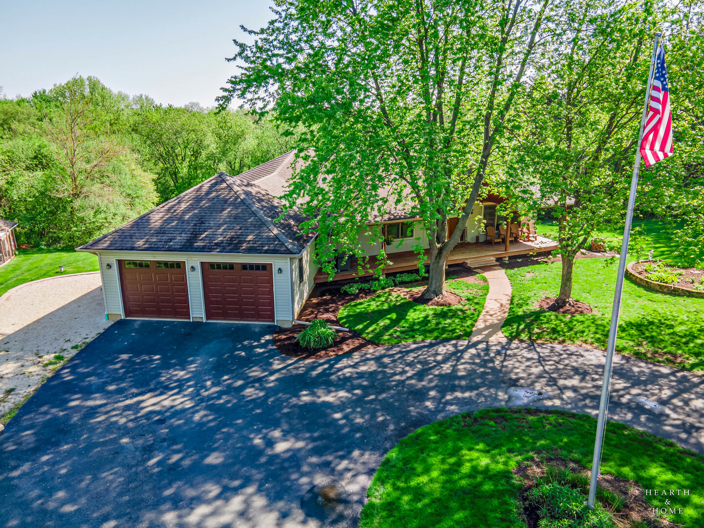 Property Photo: 9520 Butternut Drive IL 60014
