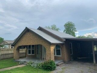 Property Photo: 911 N Washington St TN 37388
