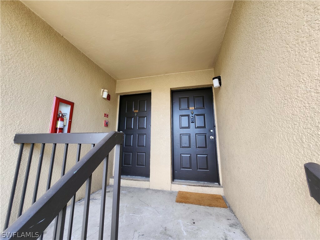 Property Photo:  5327 Summerlin Road 2711  FL 33919 