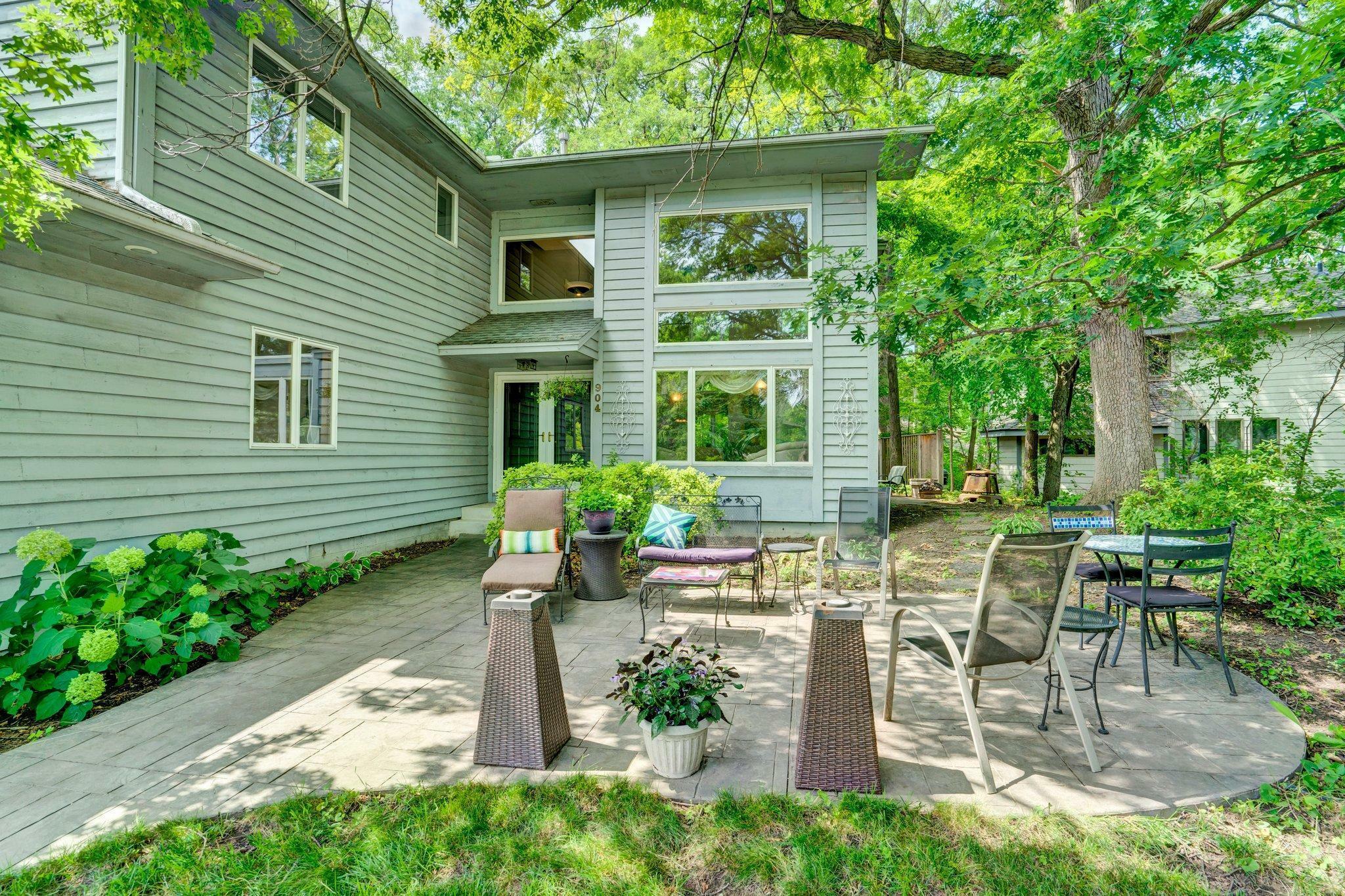 Property Photo:  904 Connor Court E  MN 55109 