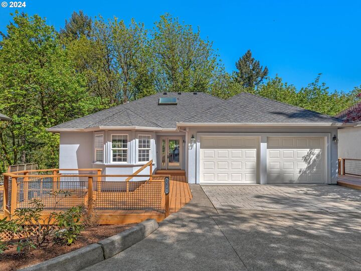 Property Photo: 6254 SW Burlingame Ave A OR 97239