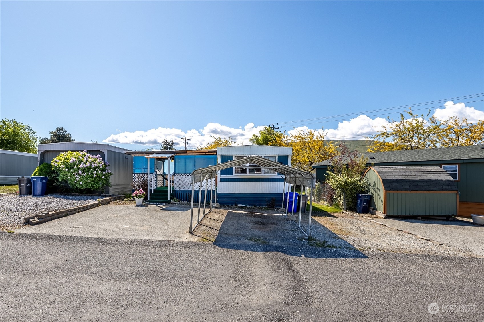 Property Photo: 211 Pace Dr 45 WA 98802