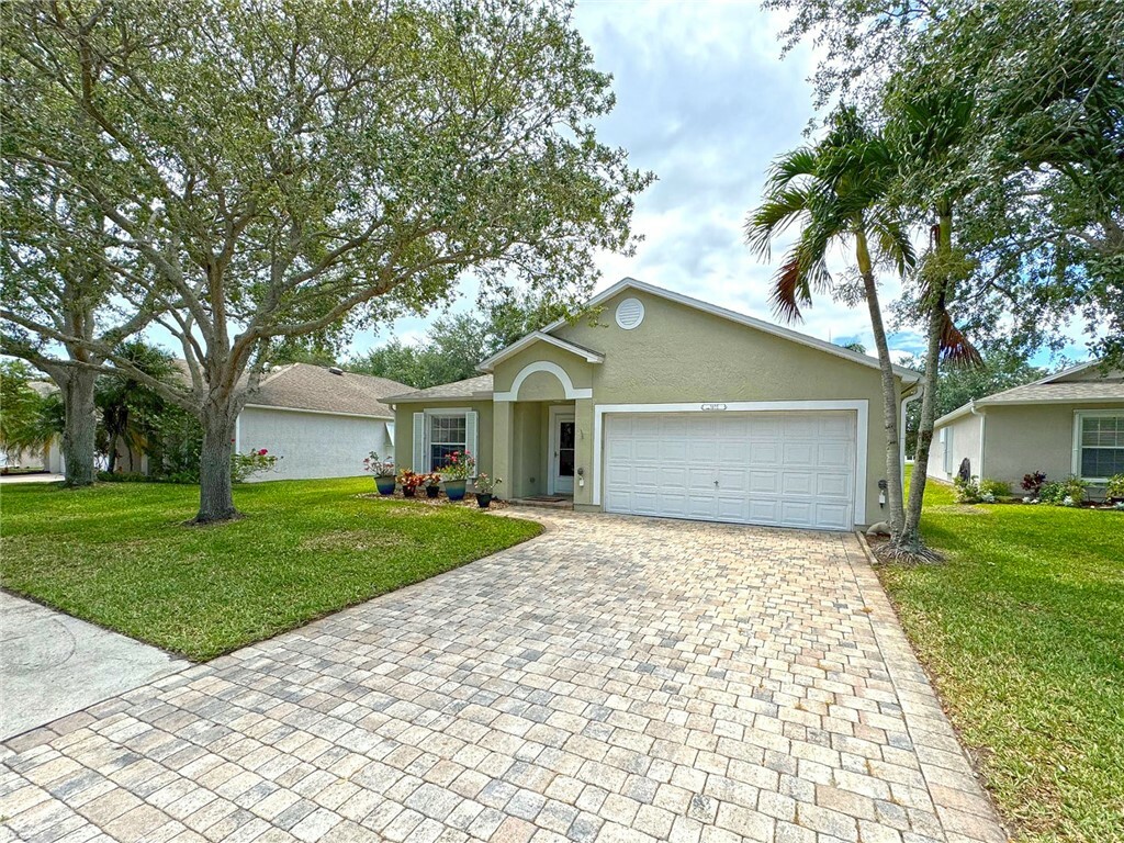 Property Photo:  1405 10th Manor  FL 32960 