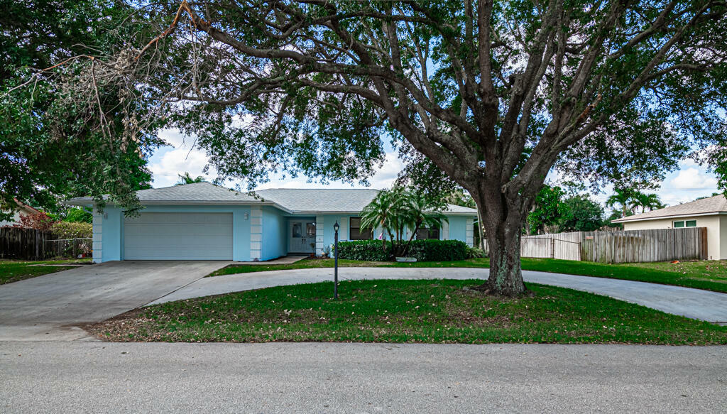 Property Photo:  97 W Palm Avenue  FL 33467 