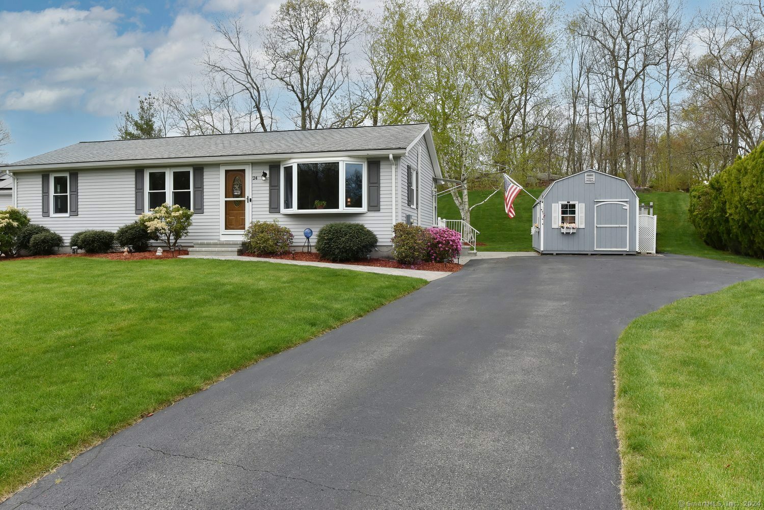 Property Photo:  24 Kingfisher Way  CT 06385 