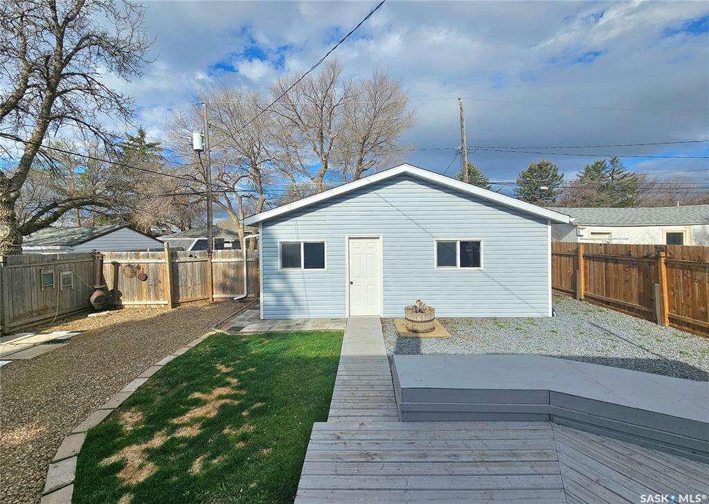 Property Photo:  336 7th Avenue NW  SK S9H 0Z2 
