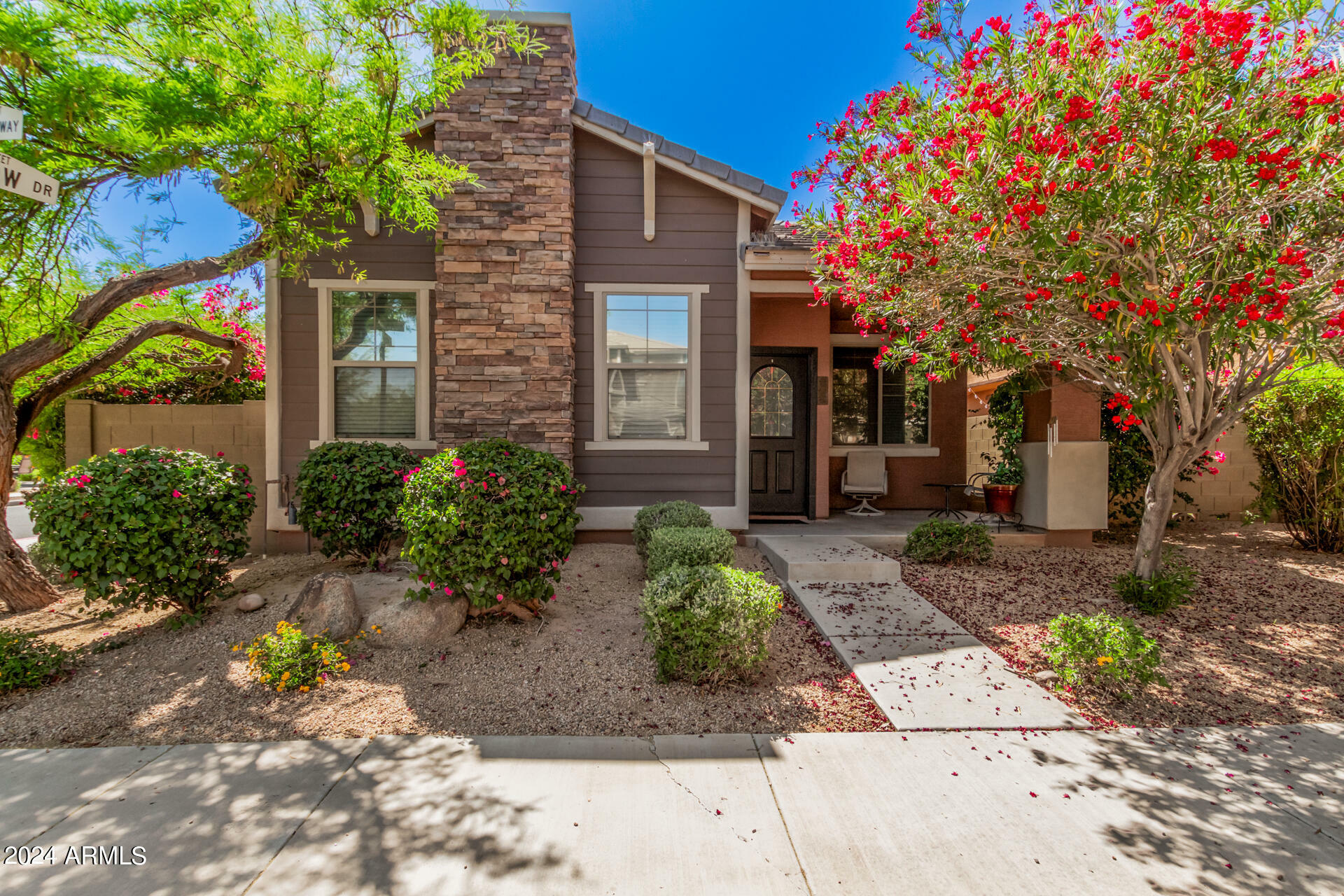 Property Photo:  18904 N 43rd Way  AZ 85050 