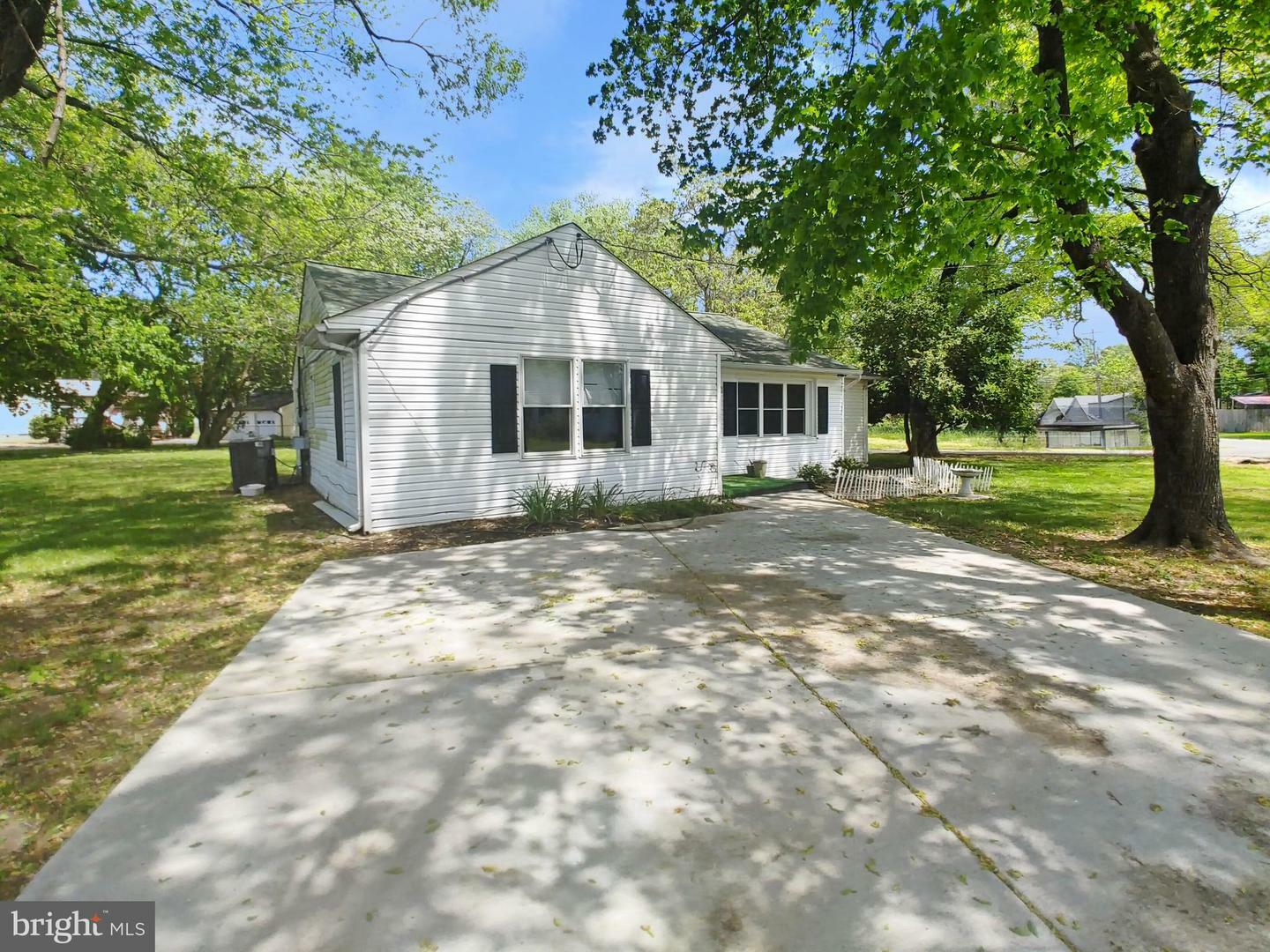 Property Photo:  40362 Dockser Drive  MD 20659 