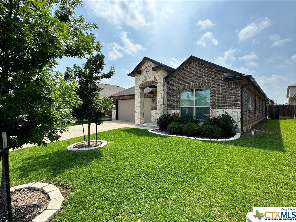 Property Photo:  1234 Kiskadee Branch Drive  TX 76502 