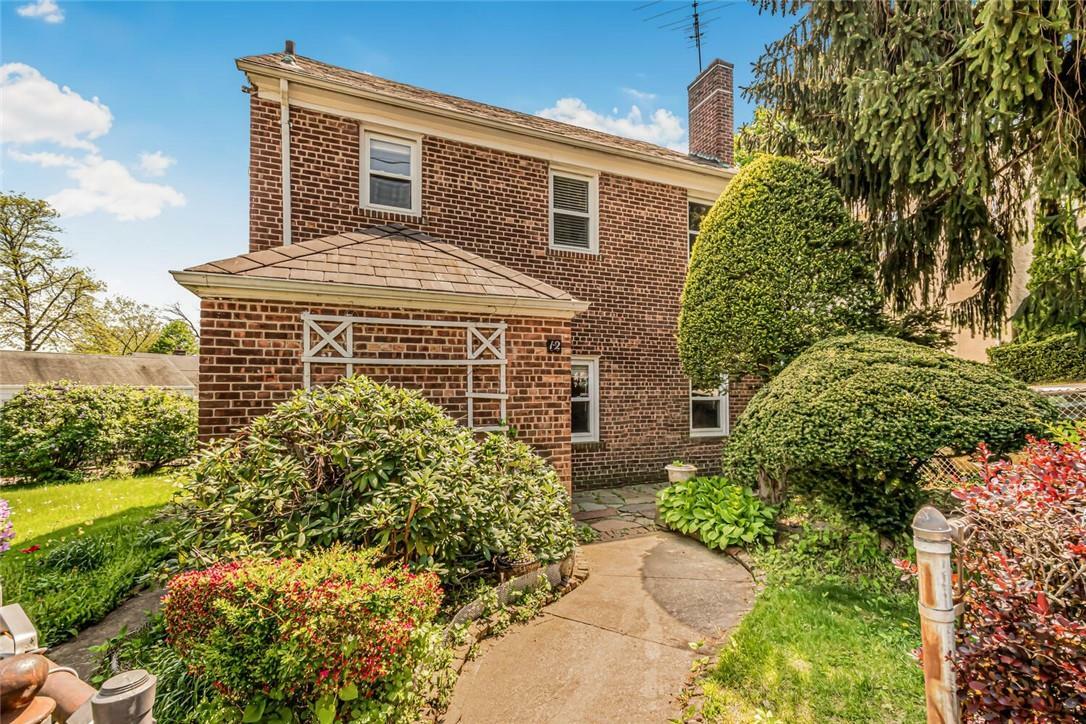 Property Photo: 12 W 8th Street NY 10550