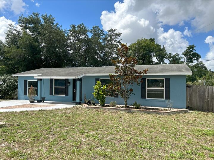 Property Photo:  321 Little Iris Court  FL 34761 