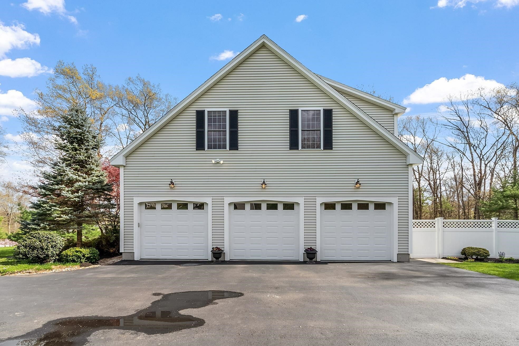 Property Photo: 10 Appleton Road NH 03087