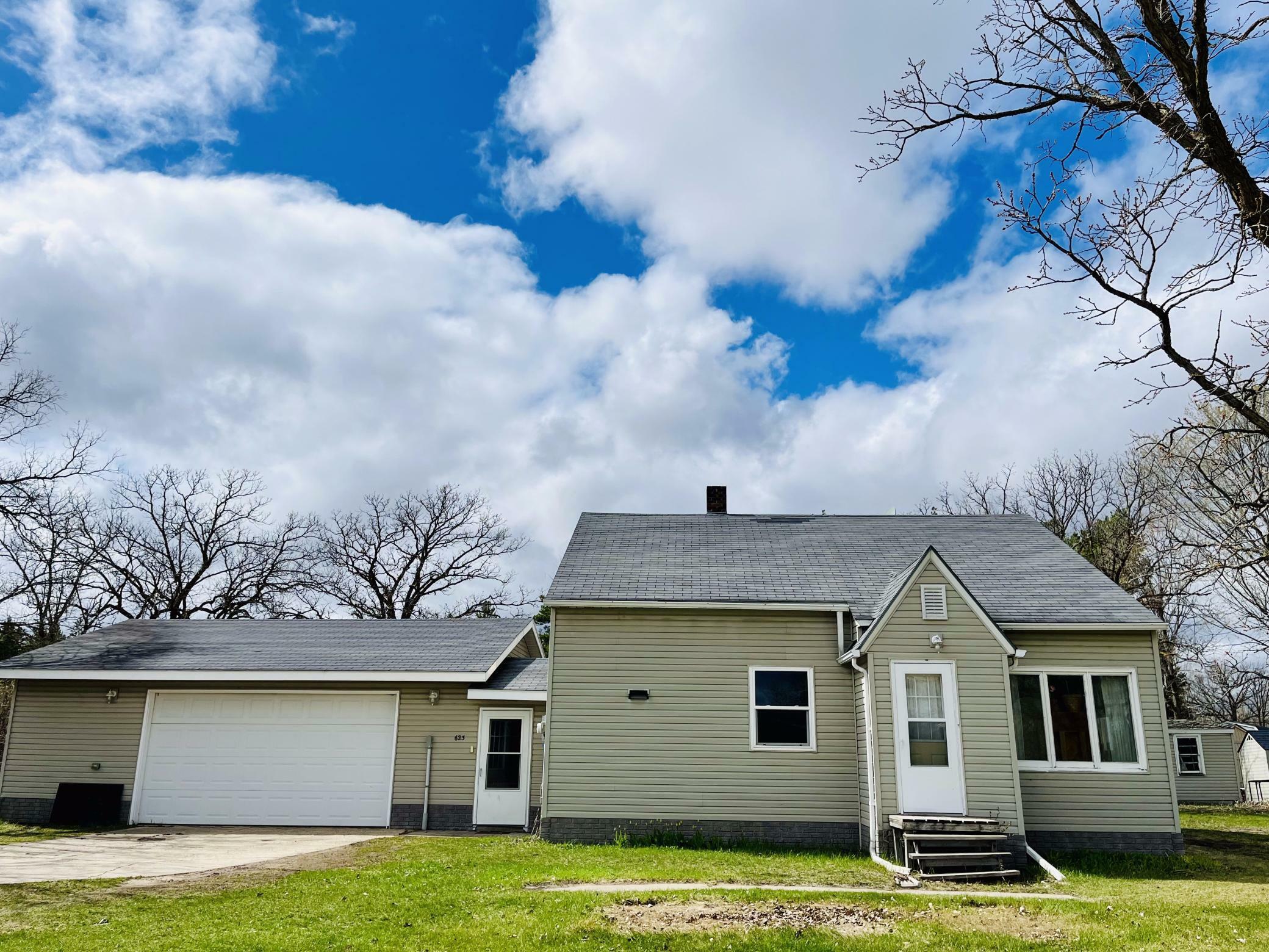 Property Photo:  623 N Main Street  MN 56714 