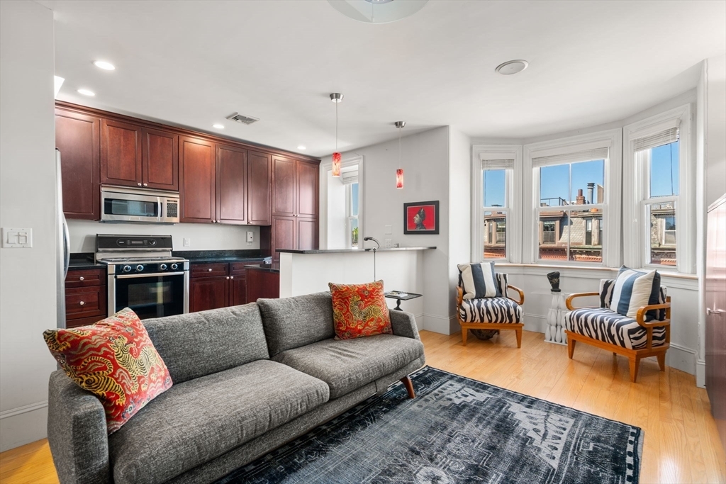 Property Photo: 133 Pembroke Street 6 MA 02118