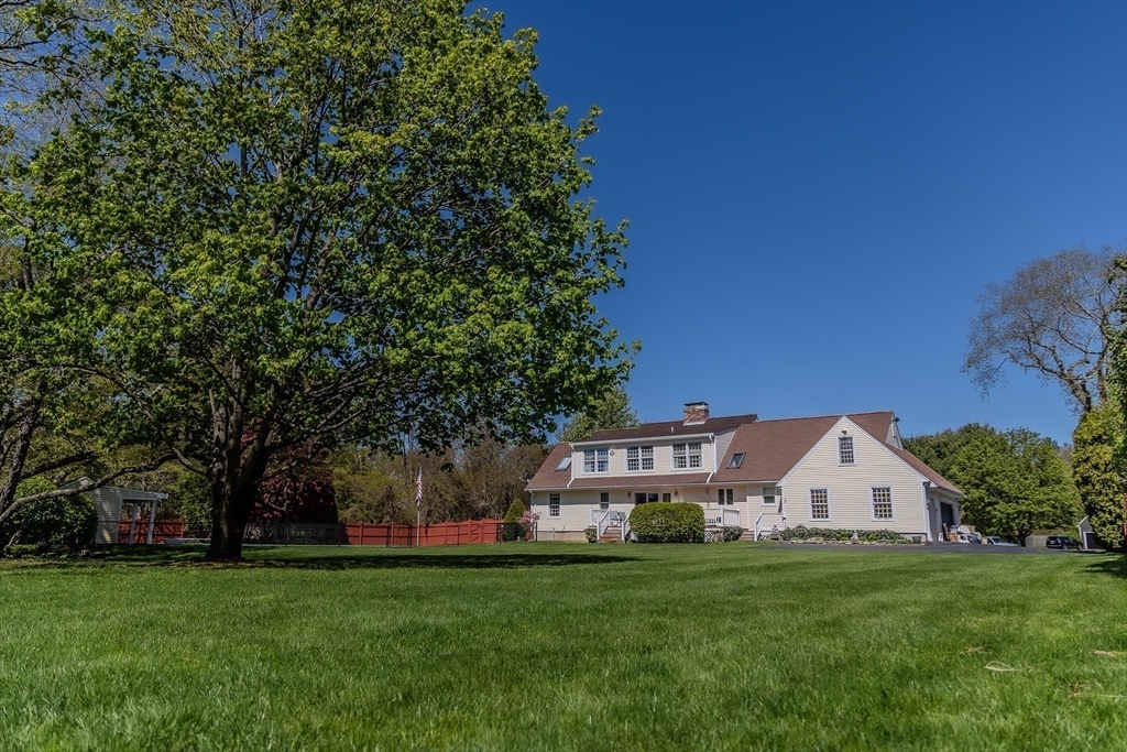 Property Photo:  15 Southbridge Farms Way  MA 02324 