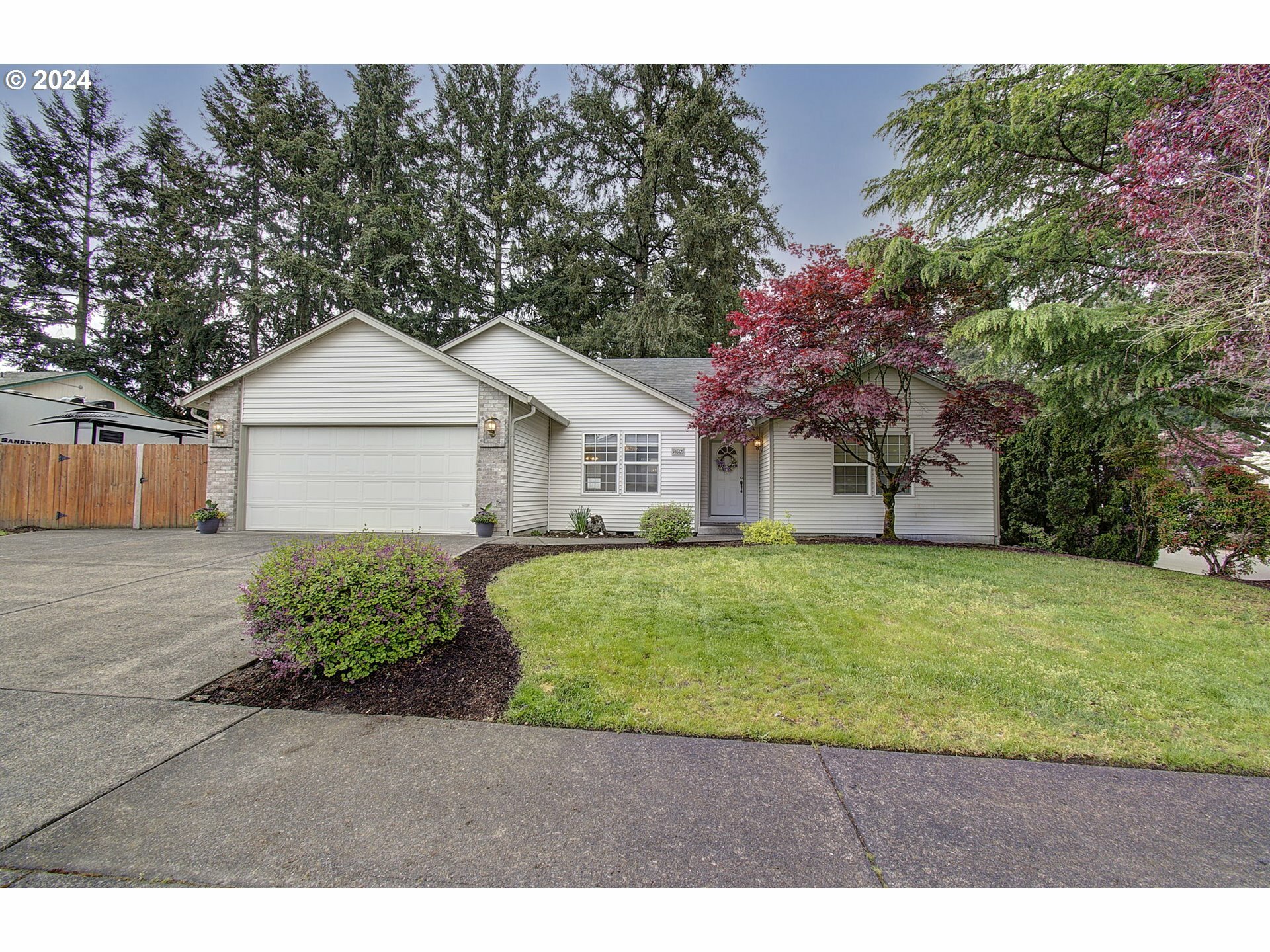 Property Photo: 14905 NE 80th St WA 98682