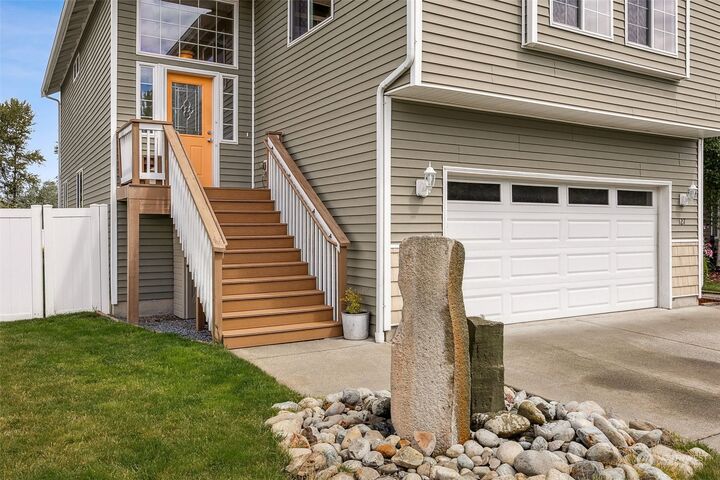 Property Photo:  127 Homer Lane  WA 98047 