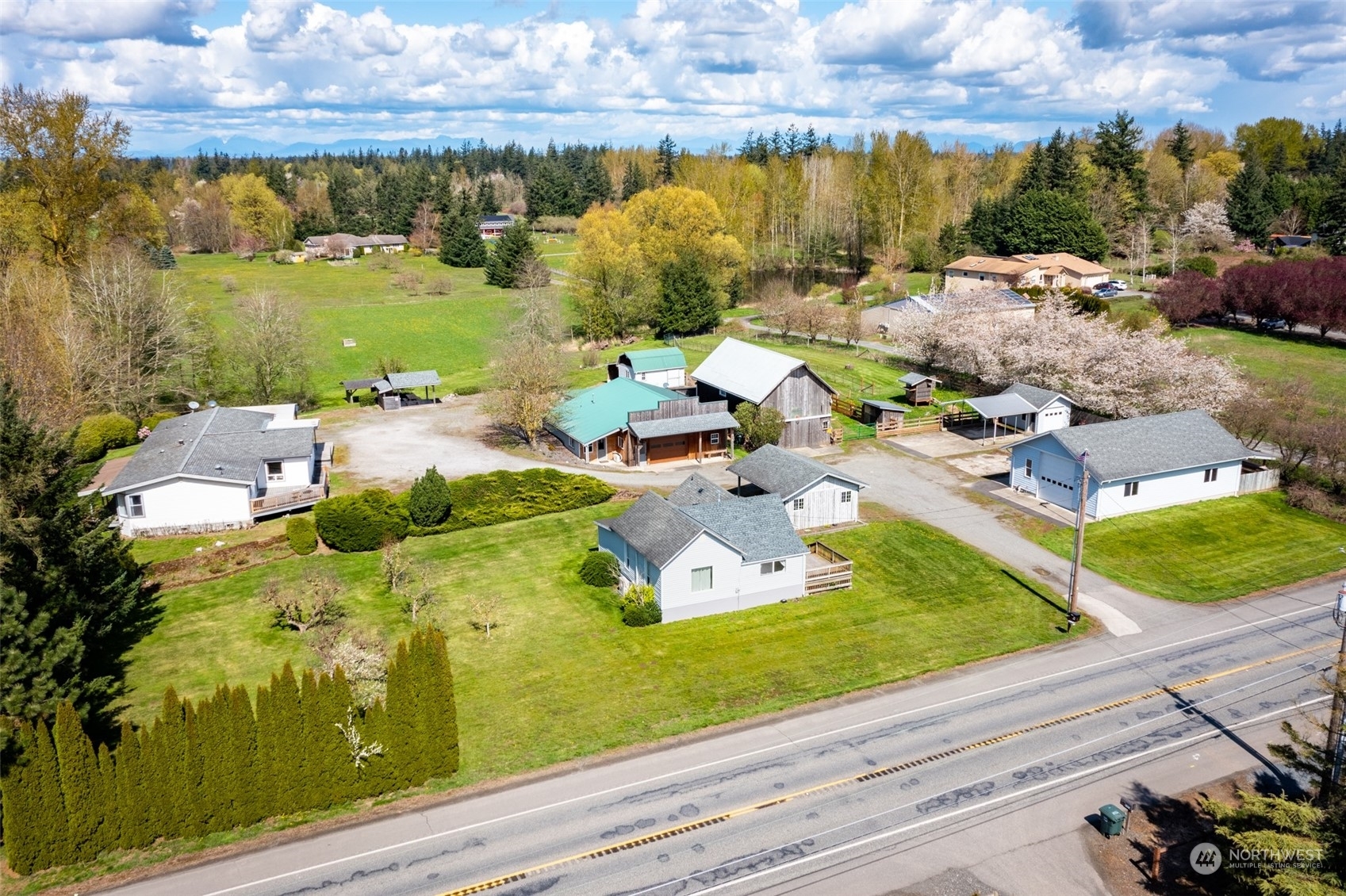 Property Photo:  940 W Axton Road  WA 98226 