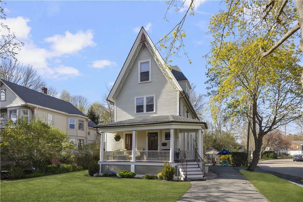 Property Photo:  64 Bateman Avenue  RI 02840 