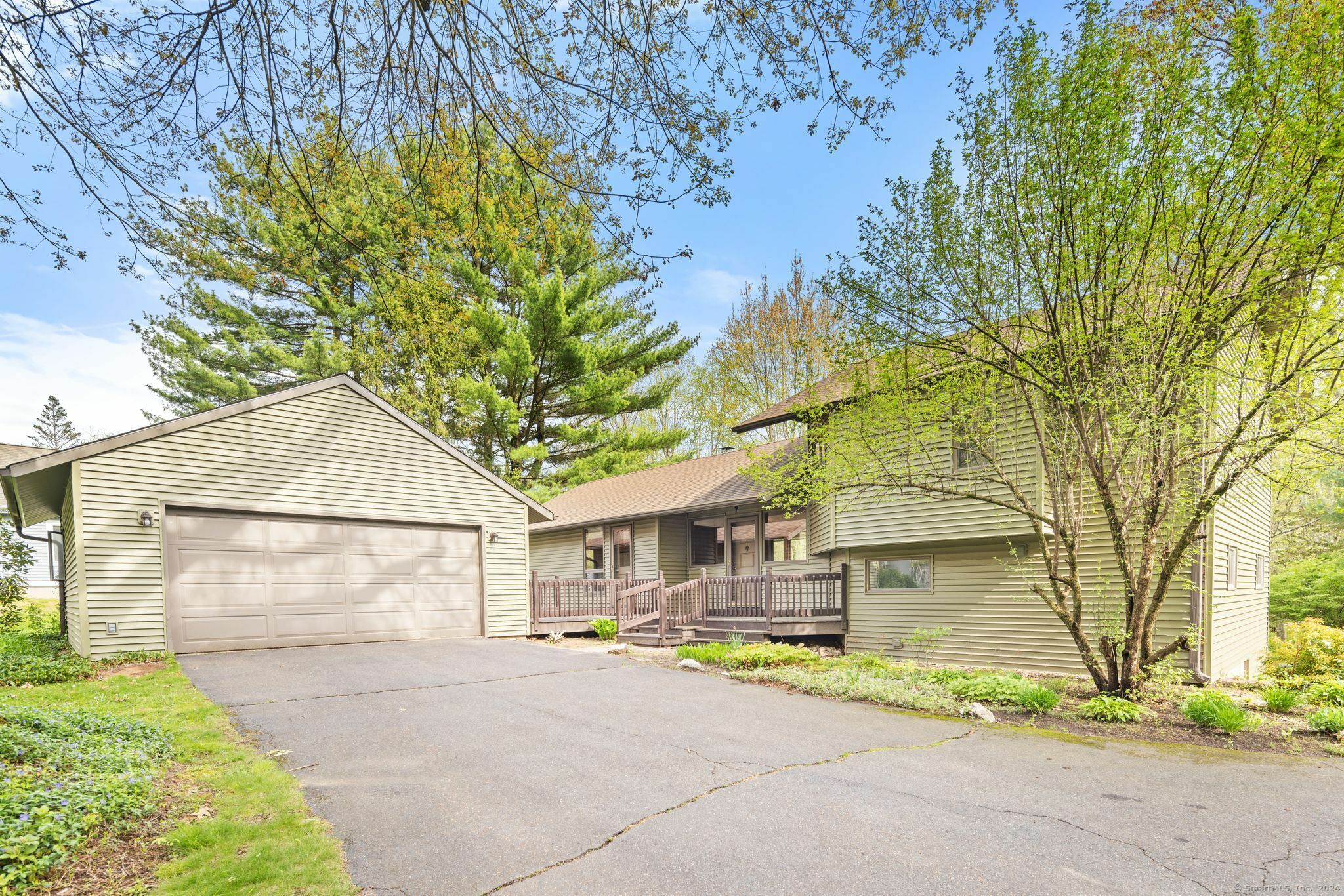 Property Photo:  6 Merrywood Drive  CT 06070 