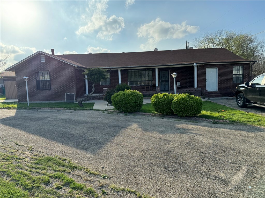 Property Photo:  612 S Ann Boulevard  TX 76548 