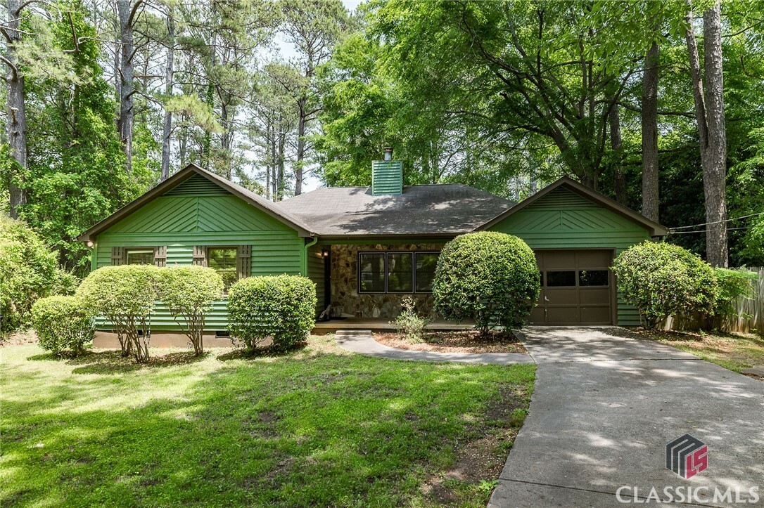 Property Photo:  190 Honey Tree Drive  GA 30605 