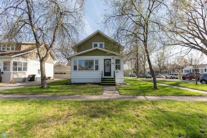 1372 12 Avenue S  Fargo ND 58103 photo
