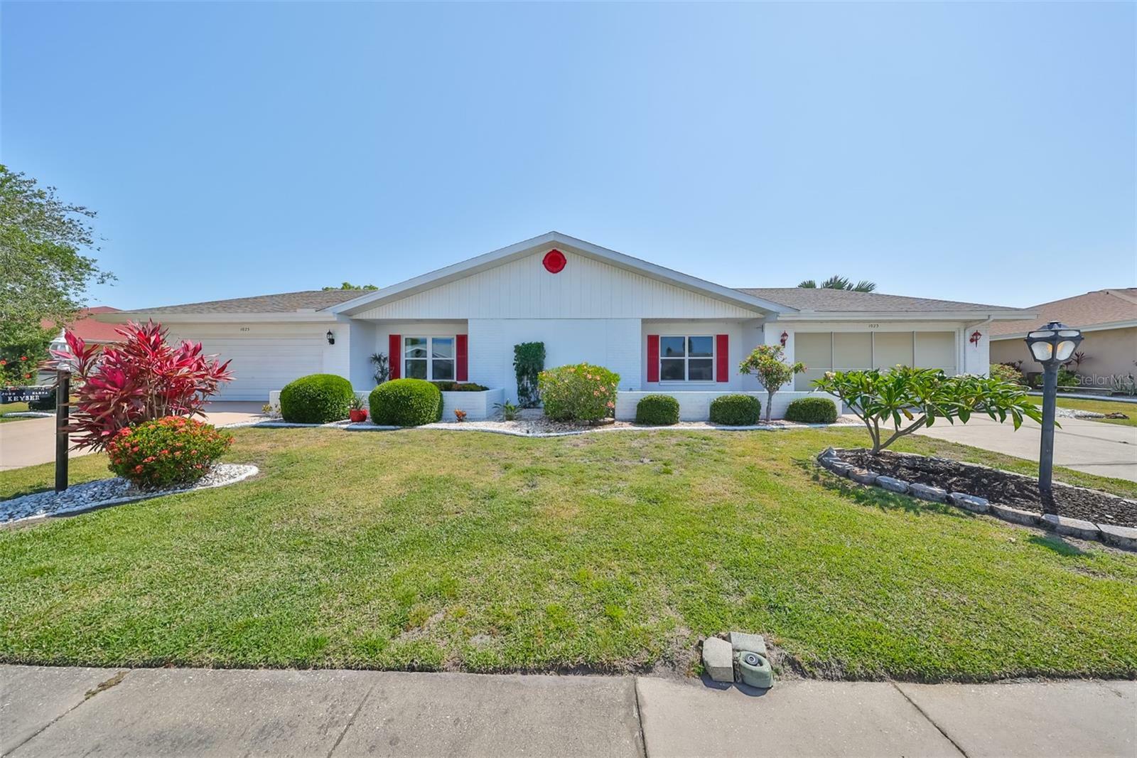 Property Photo:  1023 Bluewater Drive  FL 33573 