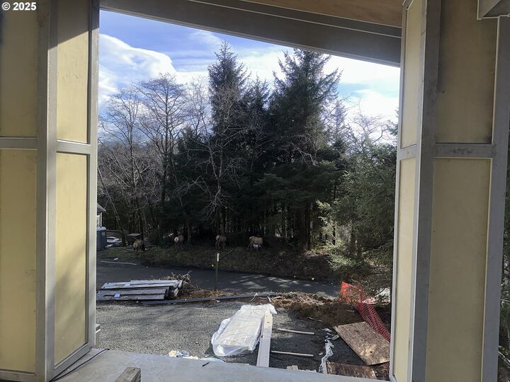 Property Photo:  780 Monica Ct  OR 97110 