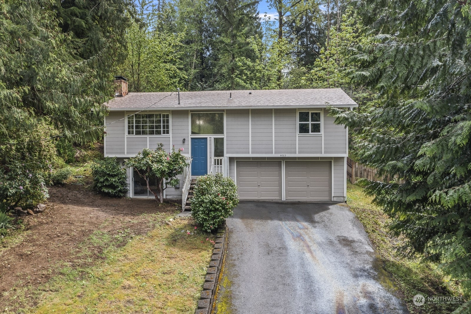 Property Photo:  44513 SE 151st Place  WA 98045 