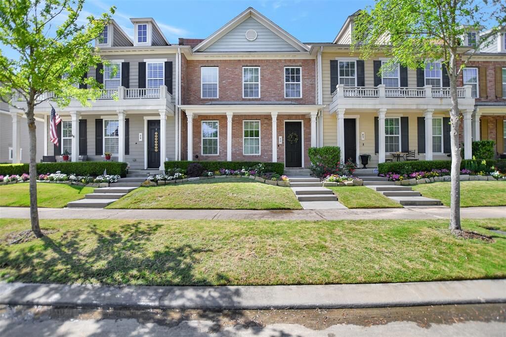 Property Photo: 43 Kendrick Pines Boulevard TX 77389-2884